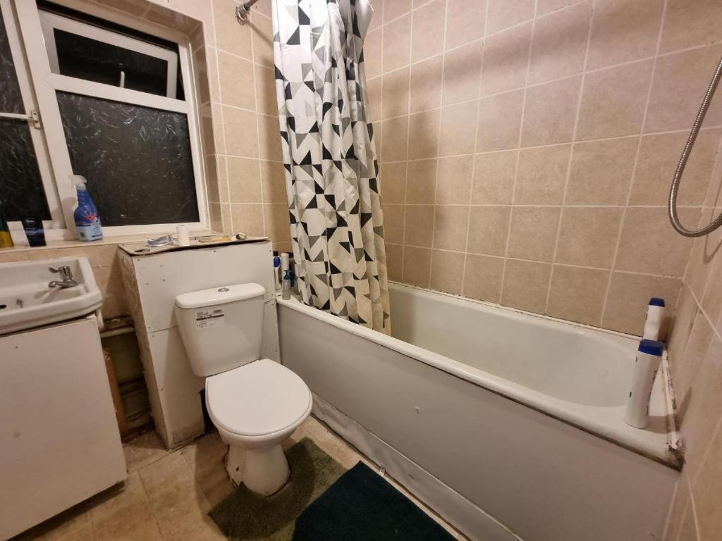 Stevenage Town Centre Hostel - Budget Single Room 外观 照片